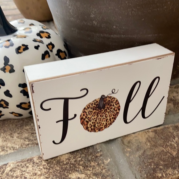 🆕 Fall Harvest Leopard Print Pumpkin Wood Sign - Picture 2 of 4